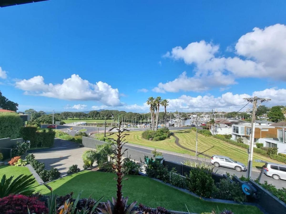 Fabulous Castor Bay 1 Bedroom With Views And Skytv オークランド エクステリア 写真